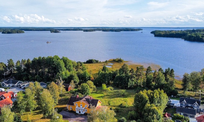 Lessebo Municipality Casa | Large holiday home directly on the lake