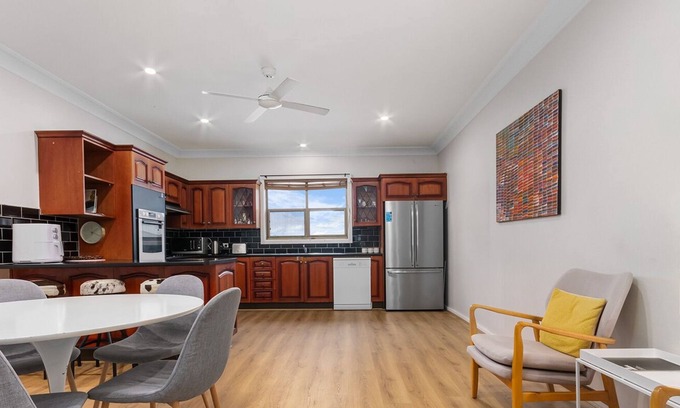 Waratah West Casa | Large Home in Waratah