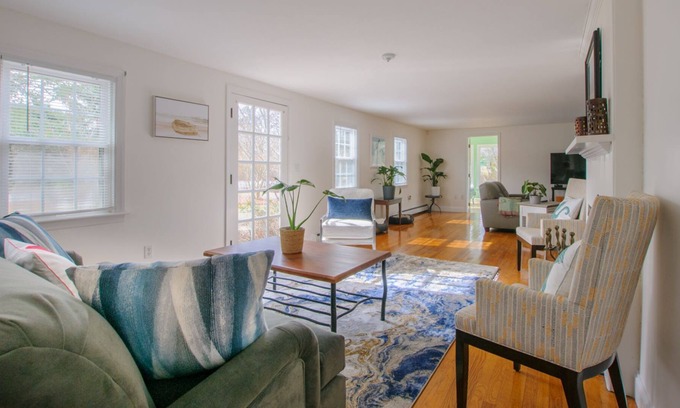Sagamore Beach Casa | Large home located 1 mile away from Scusset Beach on the Canal