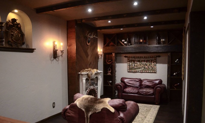 Jasper County Casa | Large Home, Old World Charm, Great for Families