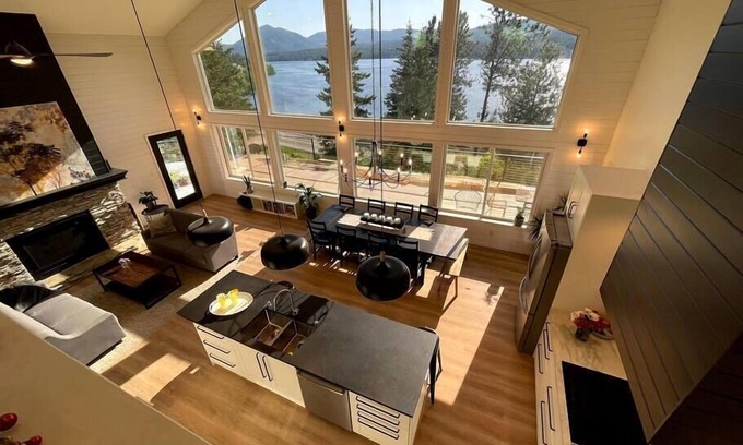 Bonner County Casa | Large Home overlooking Lake Cocolalla