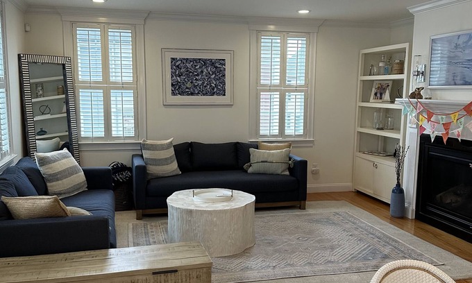 Charlestown Casa | Large home steps from Bunker Hill Monument