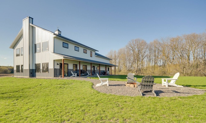 Sand Creek Cabina | Large Home w/ Land in Prairie Farm!