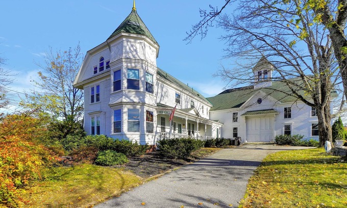 Oxford Casa | Large Home with indoor pool Close to Casino, Lakes, and Mountains