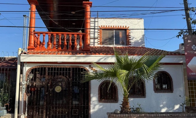 Municipio de Juárez Casa | LARGE HOUSE CONSULATE AREA