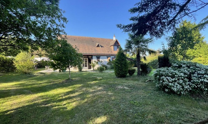 Chambray-les-Tours Cabaña | Amplia casa con jardín cerca de Tours