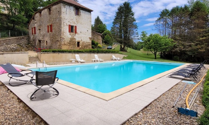 Saint-Paul-la-Roche Chalet De Esquí | Casa grande para 8 - Tranquilidad - Piscina