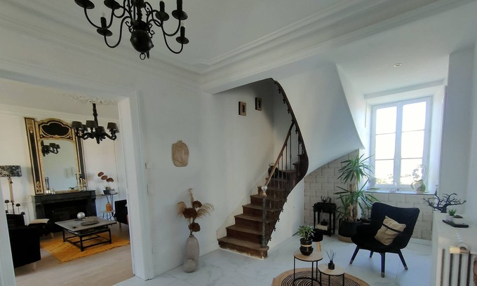 Le Grand-Luce Casa | large house from 1890