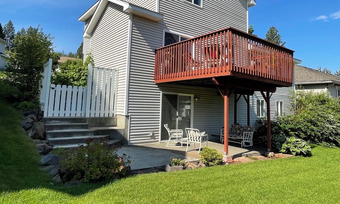 Latah Valley Casa | LARGE HOUSE IN ALL AGES GATED COMMUNITY ONLY 10 MINUTES FROM DOWNTOWN SPOKANE