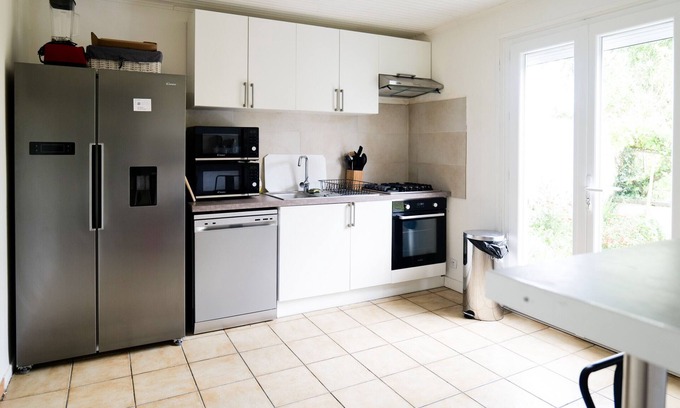 Deux Croix-Banchais Casa | Large house in the Deux Croix district of Angers - sleeps 15