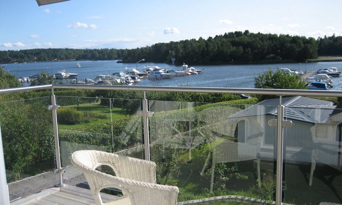 Danderyd Casa | ¡Casa grande cerca del agua, natación y áreas escénicas!