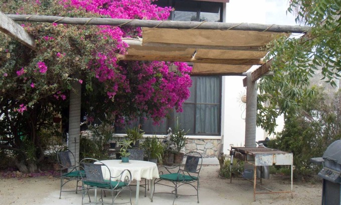 Mauricio Castro Casa | Espaciosa casa con espectacular vista y jardín grande