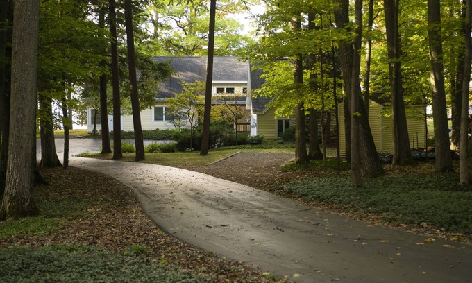 Empire Casa | Large house on beautiful lake, adjoins Sleeping Bear Dunes National Lakeshore