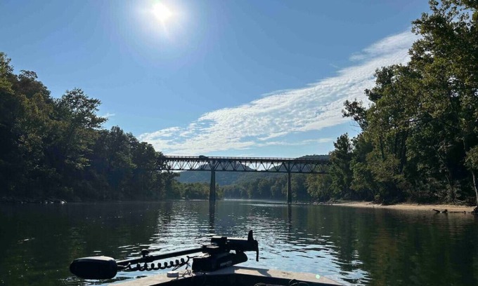 Eureka Springs Casa | Large House on White River+River Access+Wifi
