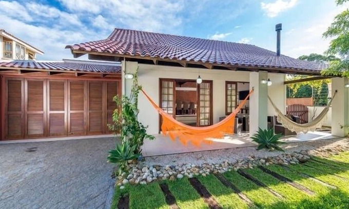 Jurere Internacional Casa | GRAN CASA P / 12, 4 DORMITORIOS (2 SUITES), wifi, a 350 m del mar. COMPARTE EN 12 VECES