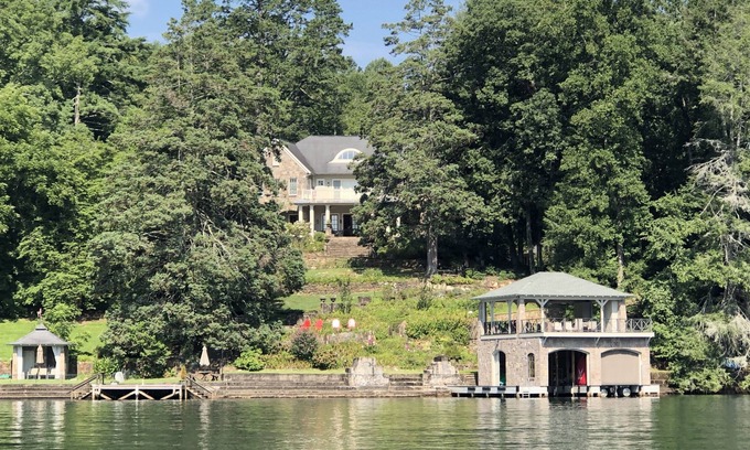 Lakemont Casa | Gran Lake Rabun Lakefront Home para vacaciones familiares o retiro ejecutivo