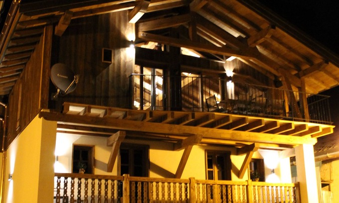 Champagny-en-Vanoise Chalet De Esquí | Gran chalet de lujo abierto para Navidad 2016