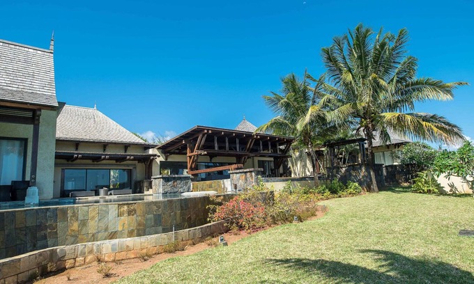 Bel Ombre Villa | Large luxury villa with pool and sea view