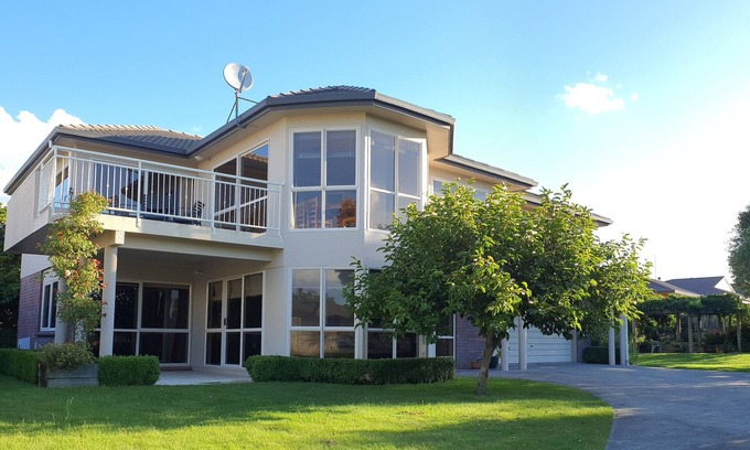 Lynmore Casa | Large & Luxurious Family Home in a Private and Peaceful area