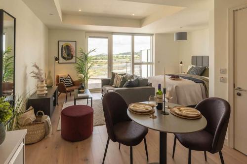 Cherrywood Apartamento | Large Luxurious Studio, Dublin18