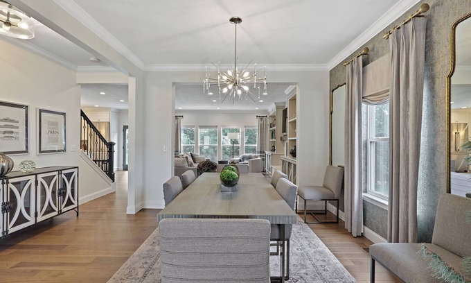 Arnold Casa | Large Luxury 5-bedroom house in charming St. Louis, MO with amazing bathrooms!