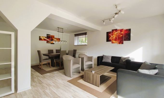 Braunsen Apartamento | Amplio apartamento moderno para 6 personas con jardín junto al bosque