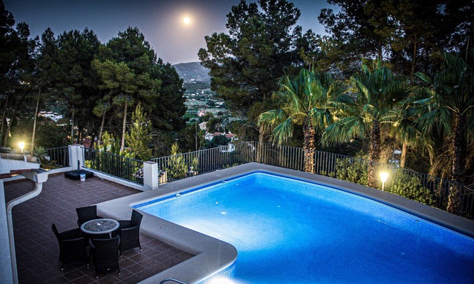 Alcalali Casa | Large modern villa in quiet surroundings with large private pool.