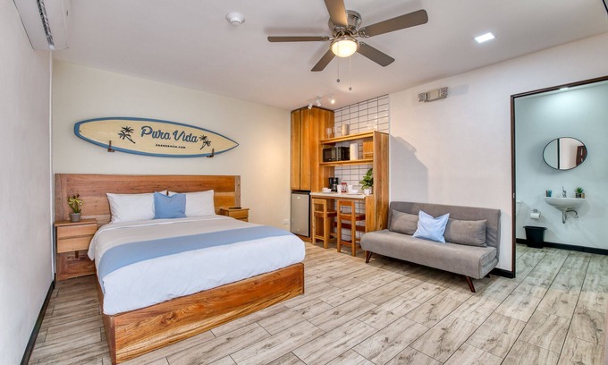 Jacó Apartamento | Large New 1bd/1ba Apartment Steps to Beach w/AC