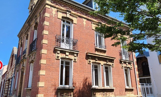 Saint-Charles du Port Casa | Large old house. In the heart of town, 15 minutes from the beach!