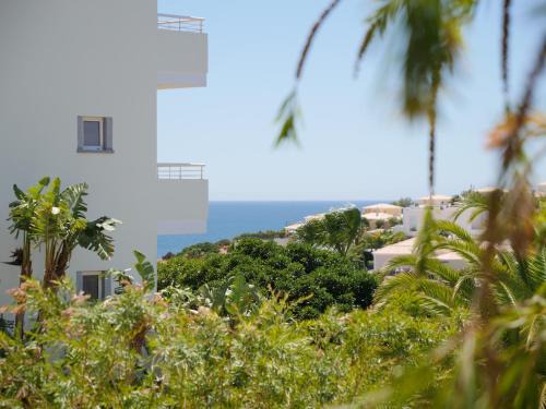 Porto de Mos Apartamento | Large Penthouse Near Porto de Mos Beach With Magnificent Views In Lagos