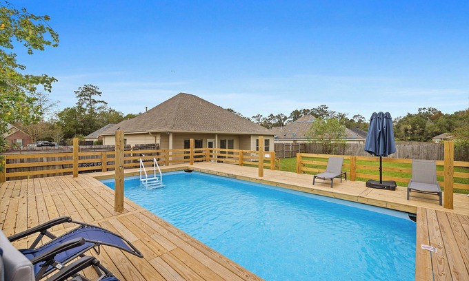 Tangipahoa Parish Casa | Large Pool, Game Room, TV Every Room