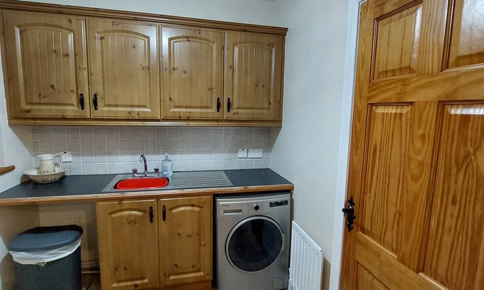 Dungiven Casa | Large private detached home