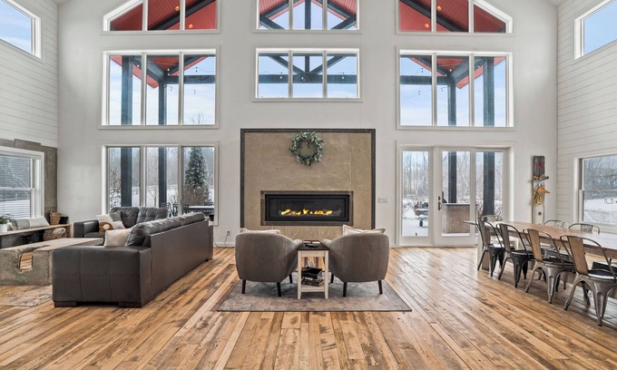 Hartford Casa | Large Private estate just minutes from Erin Hills Golf course