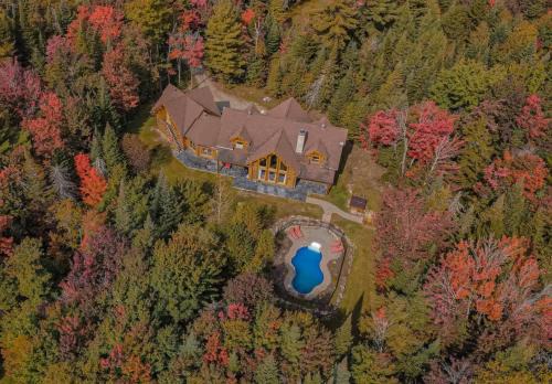 Fiddler Lake Resort Chalet De Esquí | Large Private Home, Pool, Hot Tub, Sauna, Games