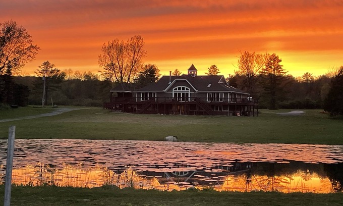 Rotterdam Junction Casa | Large, private lake house minutes to Saratoga, NY