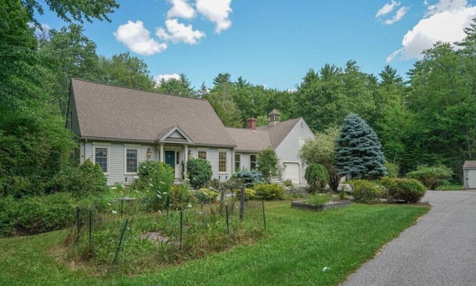 Gorham Casa | Large Private Maine Home with Pool in Gorham