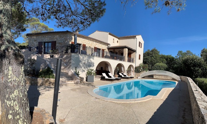 La Roque-sur-Ceze Casa | Gran villa provenzal de pie