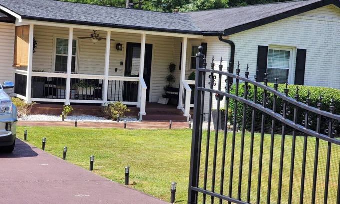 Smyrna Casa | Large Ranch home w/2 beds/2 living/2bath near Braves Stadium