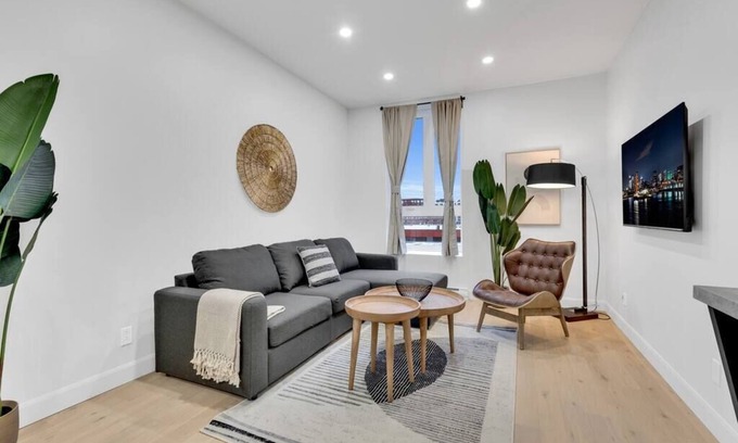 Southwest Condominio | Large renovated 1 bedroom, king bed, sleep 4