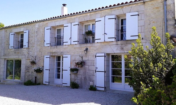 Verines Casa | Large renovated Charentaise near La Rochelle