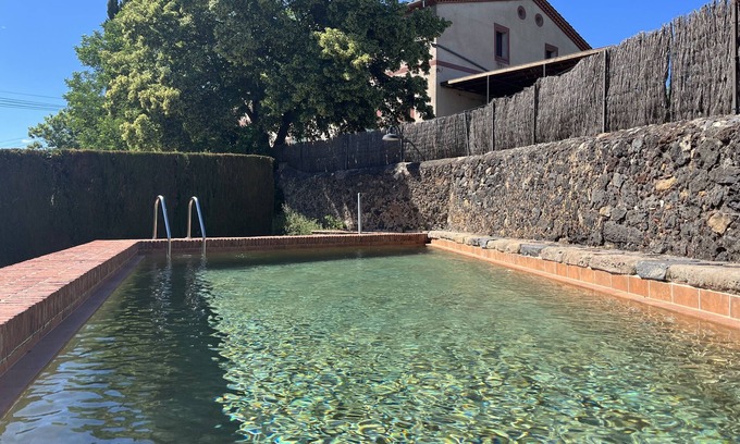 Olot Cabaña | Gran masía catalana restaurada con capacidad para 24 personas.