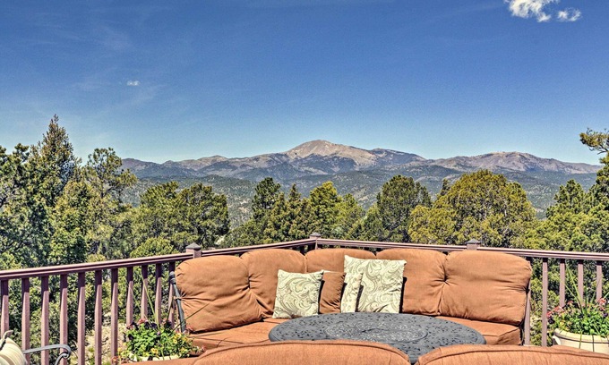 Ruidoso Casa | ¡NUEVO! Casa grande de Ruidoso con impresionantes vistas y jacuzzi