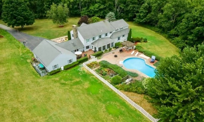 Falls Casa | Large Secluded Home w/ Private Pool, Hot-tub, Gym, Game room, and Bar Area.