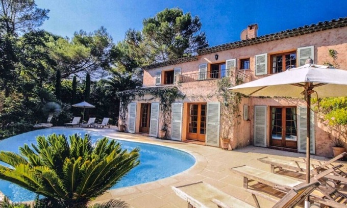 Vallauris Villa | Gran villa familiar con piscina infinita, jardín, WiFi y aire acondicionado en zona exclusiva