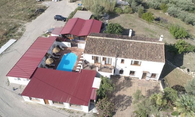 Periana Villa | Capacidad 18, WiFi, ubicado entre la playa y las montañas, ideal para familias y grupos