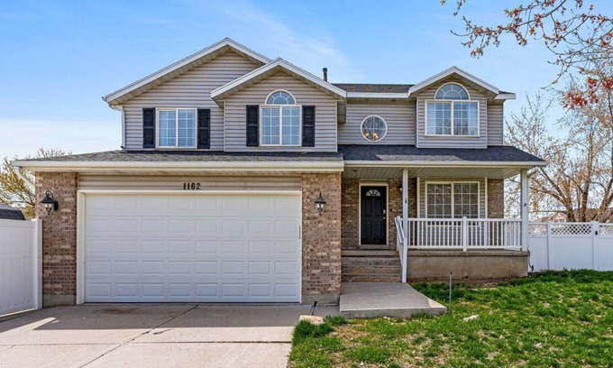 Farmington Casa | Large Serene Farmington Retreat, Close to Lagoon, SLC, Park City & 8 Ski Resorts