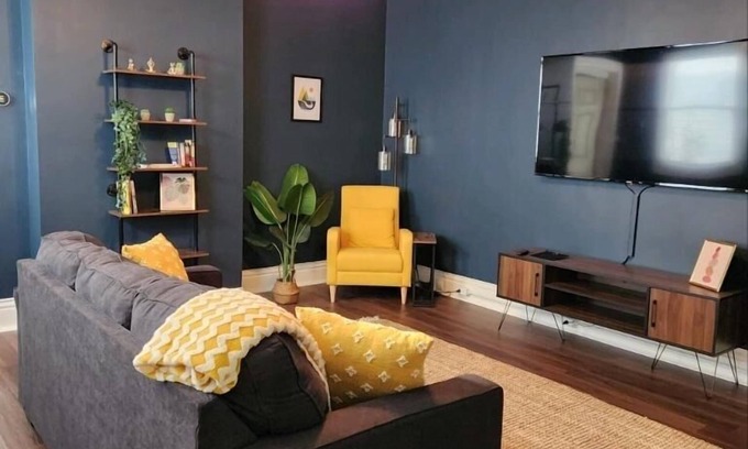 Shelby Park Casa | Large space!