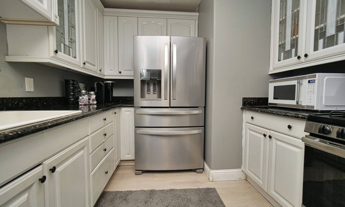 Sacramento Casa | Large Spacious Home
