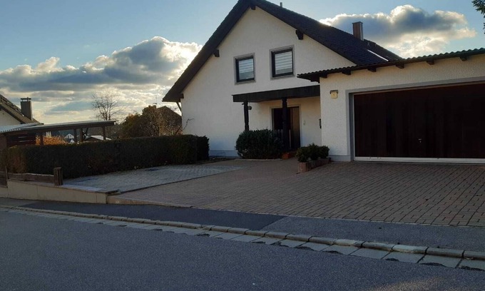 Ebermannsdorf Apartamento | Large, spacious vacation apartment in Ebermannsdorf