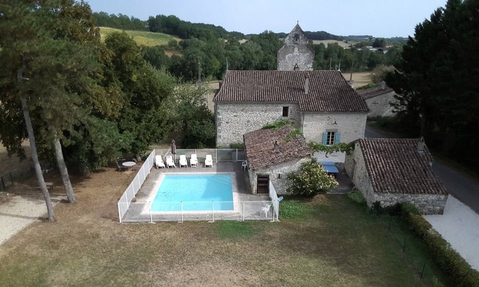 Castillonnes Casa | Gran casa de piedra con piscina, tranquila, 16 personas.